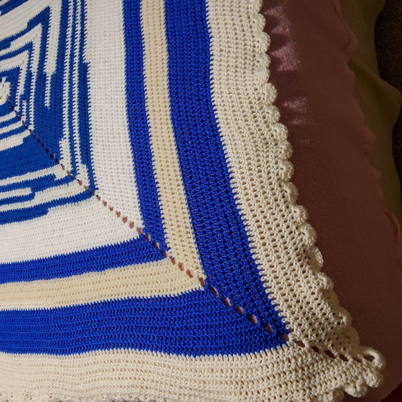 Broken Maze Afghan Throw - Picture 2 of 5
